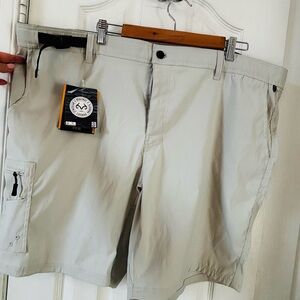 Realtree Fishing Hybrid Shorts Khaki Men’s 2XL (44” Waist) 20.5” Length NWT